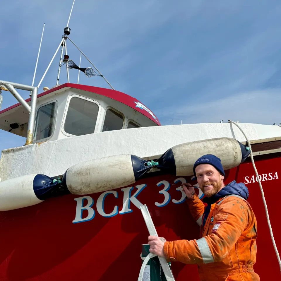 Liam Temple Saorsa Stromness Painting boat 10 04 2025 Permission to use